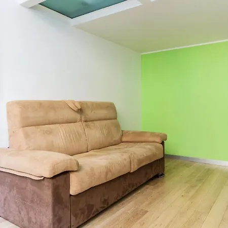 Apartment Plum Guide - Granny Smith *